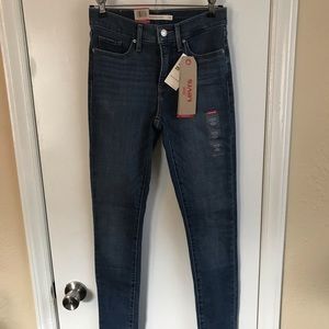 311 Shaping Skinny Levi’s jeans